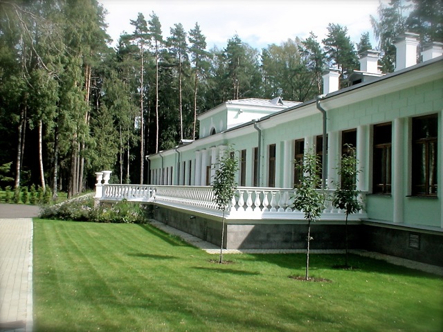 Сталинская дача