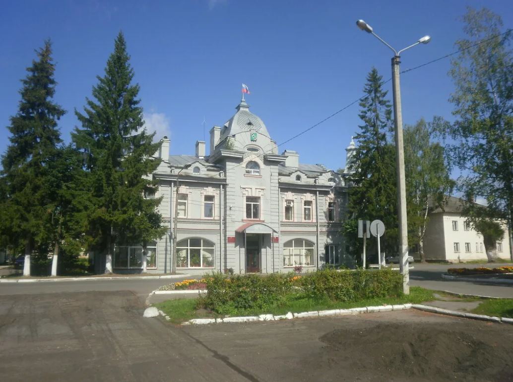 Малая Вишера. Здание Администрации. Дом купца Ивана Павловича Курженкова