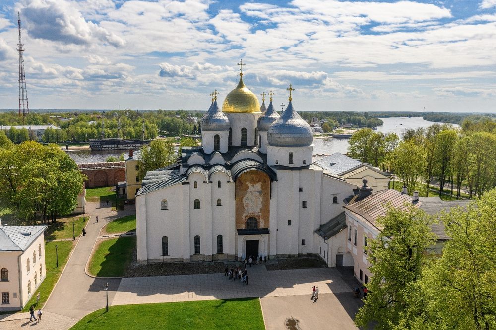 Самостоятельная экскурсия Новгородский Детинец: Кремль в Великом Новгороде