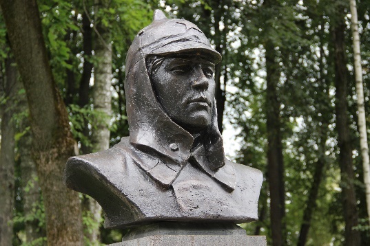 Аллея Героев. Бюст Ф.И. Иванова