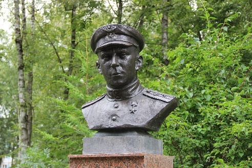 Аллея Героев. Бюст П.А. Арефьева