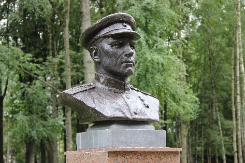 Аллея Героев. Бюст С.А. Блинникова