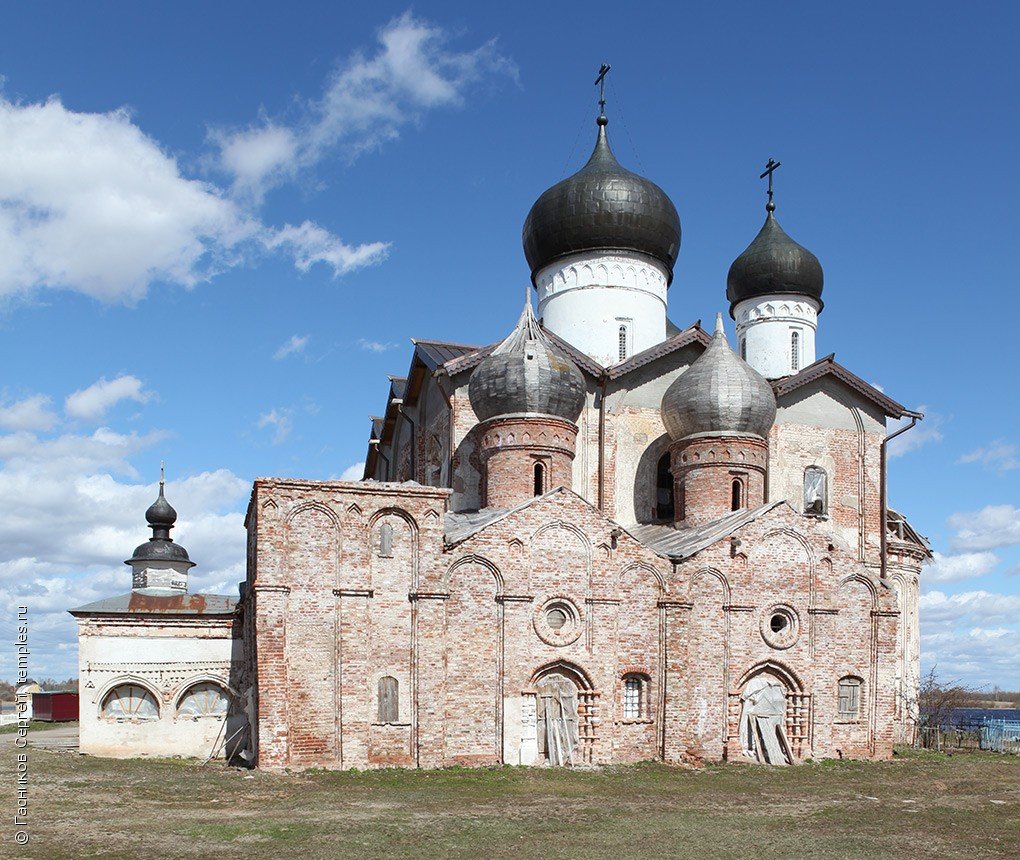 Клопский монастырь (XV в.)