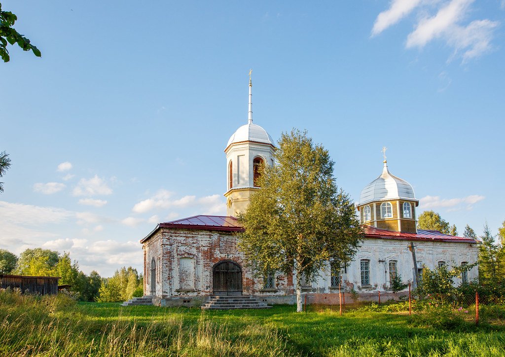 Церковь Флора и Лавра в Великом Пороге