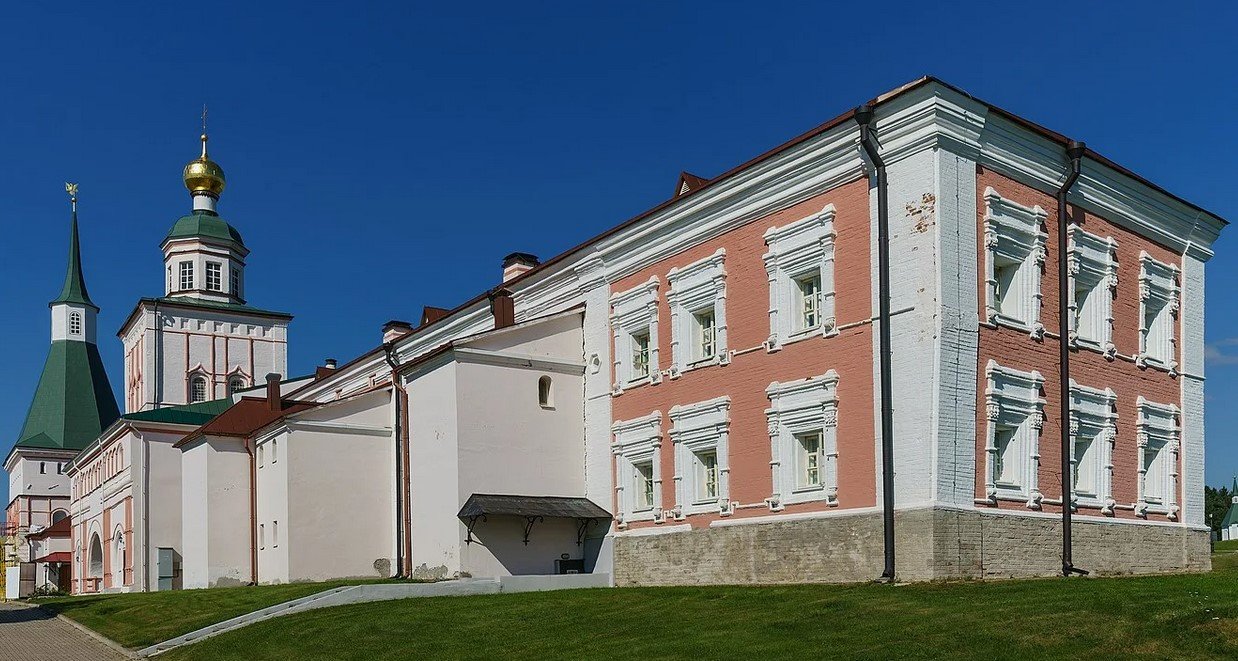 Братский корпус в Иверском монастыре