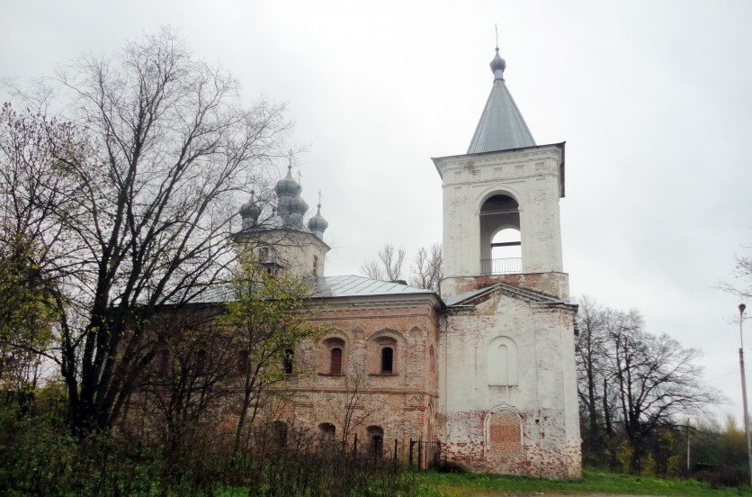 Церковь Воскресения на Красном поле