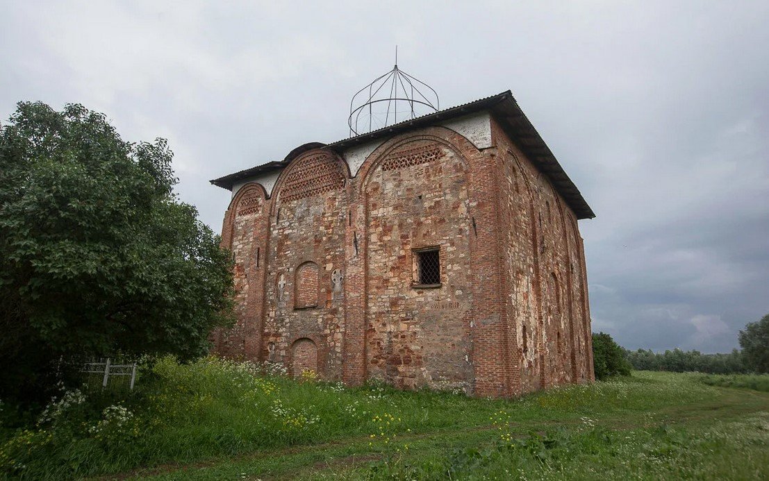 Церковь Воскресения Христова на Мячине