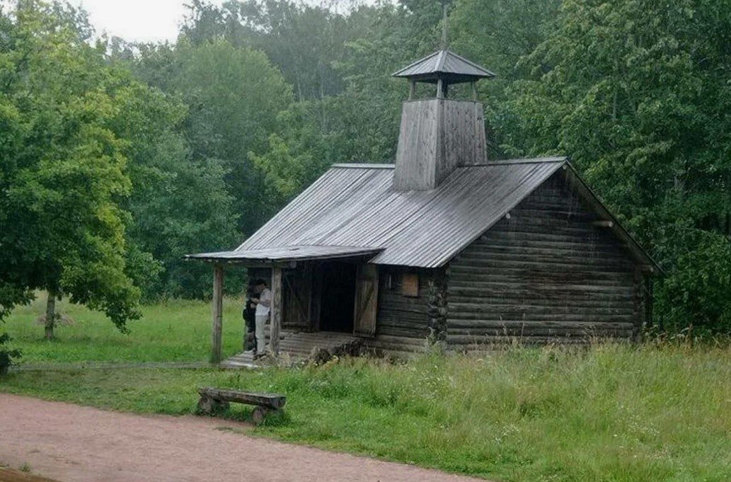 «Витославлицы». Пожарный сарай из села Минцы