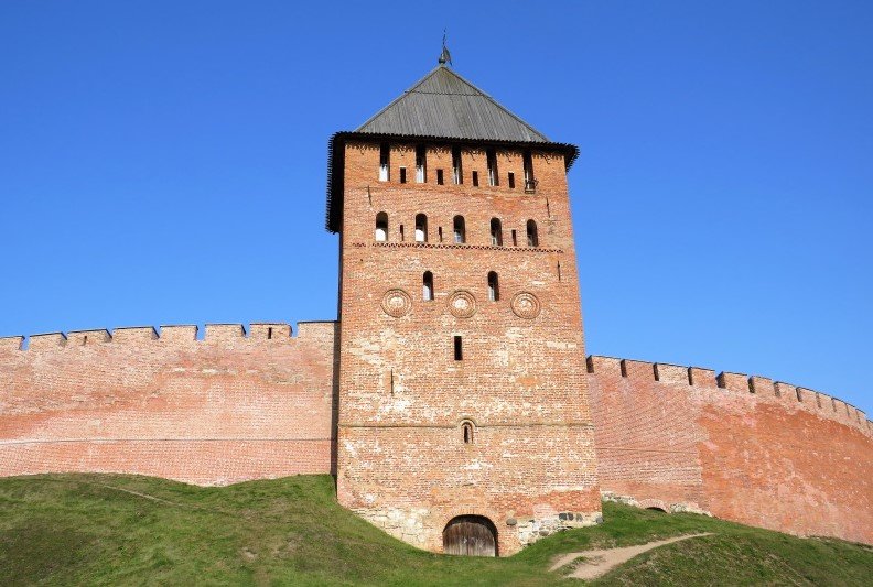 Дворцовая башня