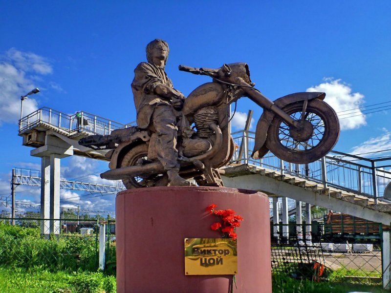 Памятник Виктору Цою