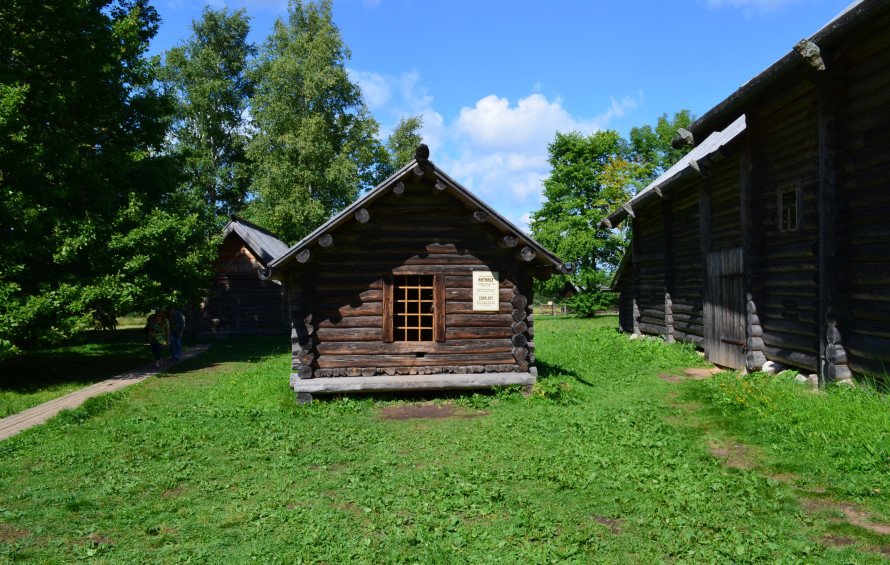 «Витославлицы». Житница из деревни Борихино