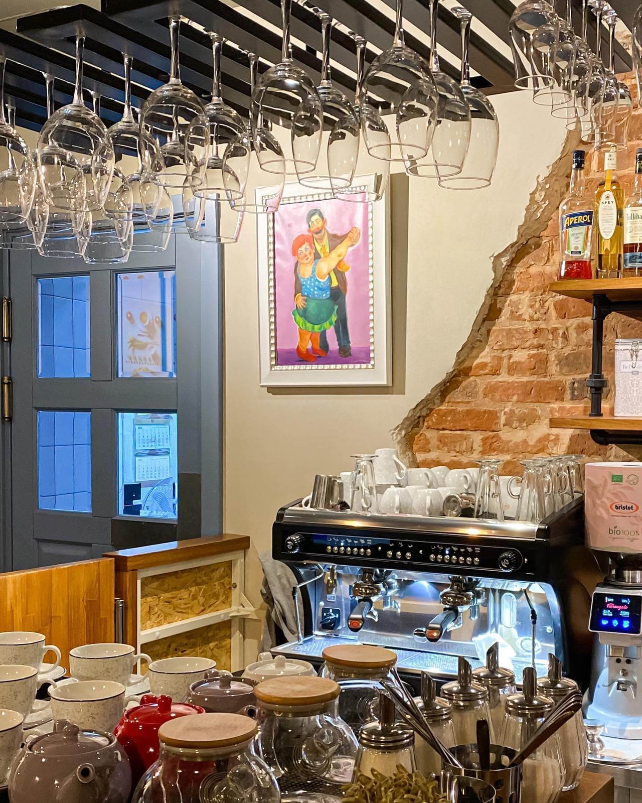Семейный ресторан «Антонио» и магазин Dеликатесы (Antonio Restaurant)
