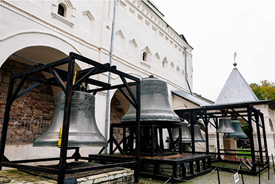 Колокола у Софийской звонницы