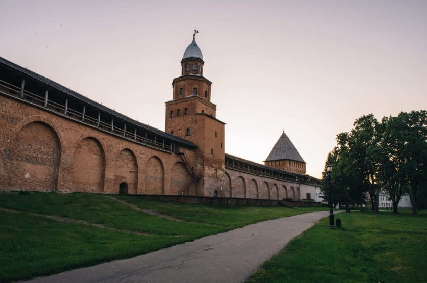 Остатки Воеводского двора